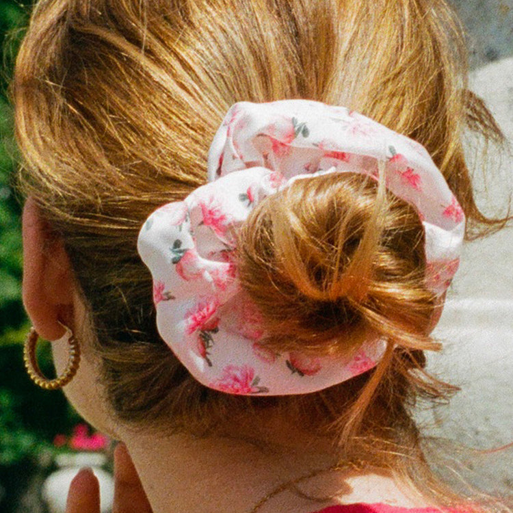 The Scrunchie – Yolaine